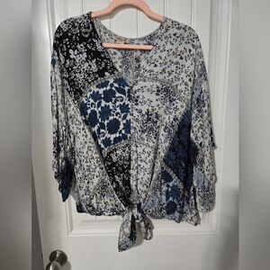 Women's tie-front blouse Lola P. brand Size XL